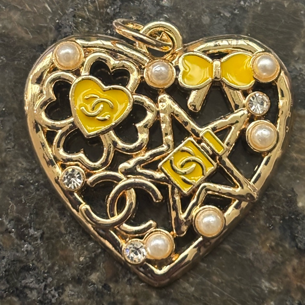CC Gold Tone Yellow
& Pearl Cage Heart Zipper Pull,Bag Charm